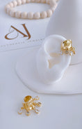 Load image into Gallery viewer, Chunky Glam Ear Cuff
