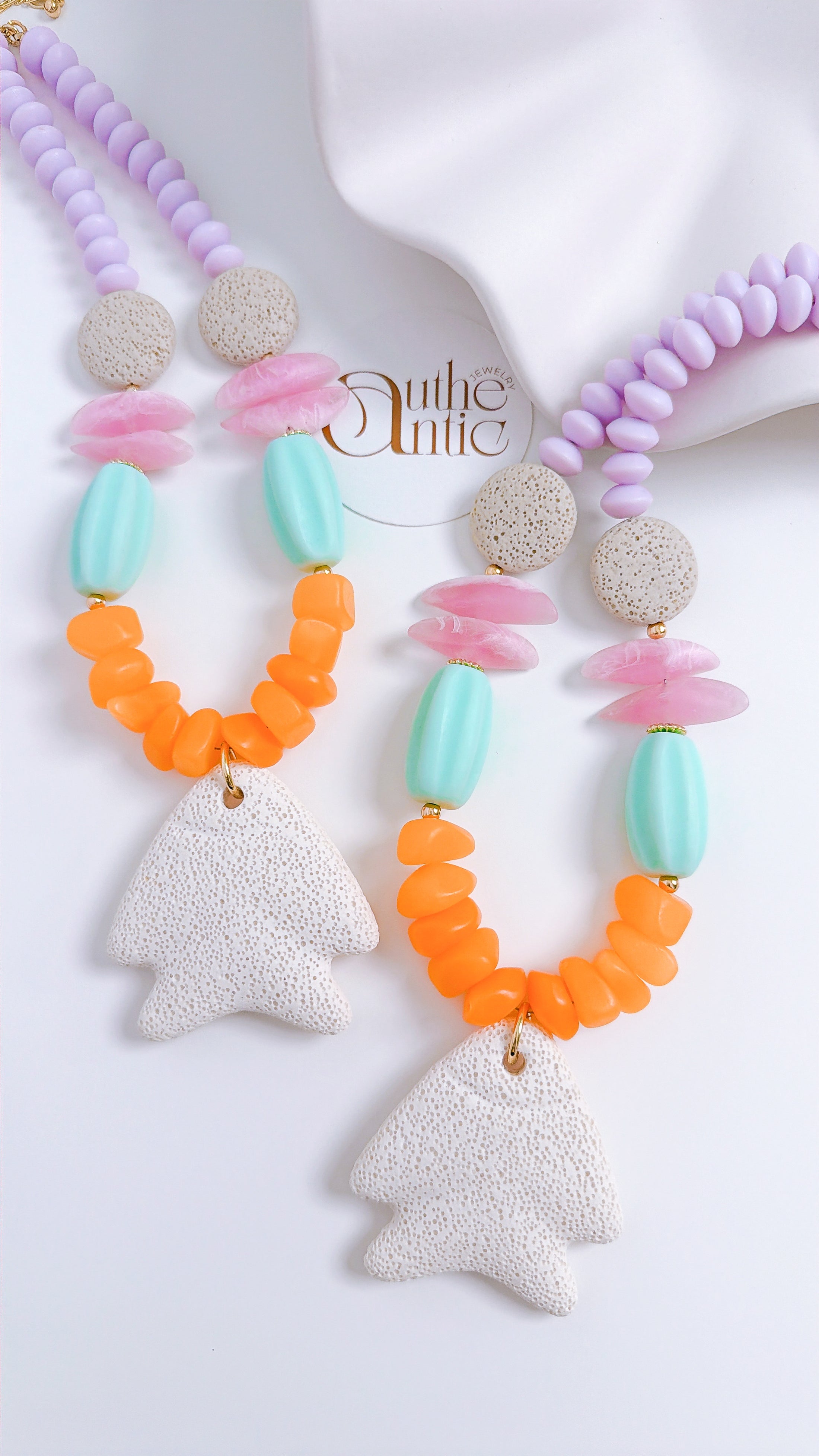 Aruma Neckales