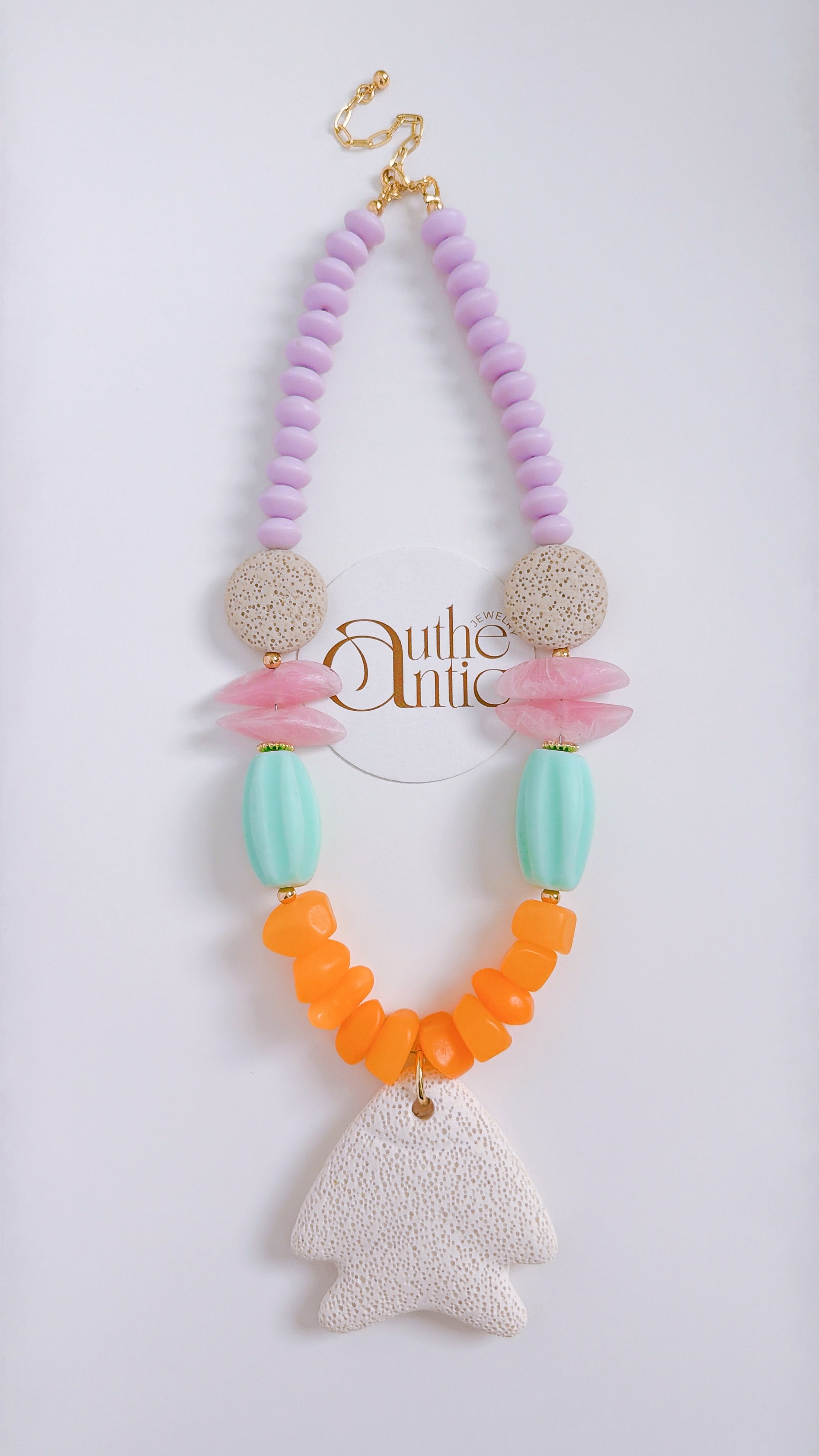 Aruma Neckales