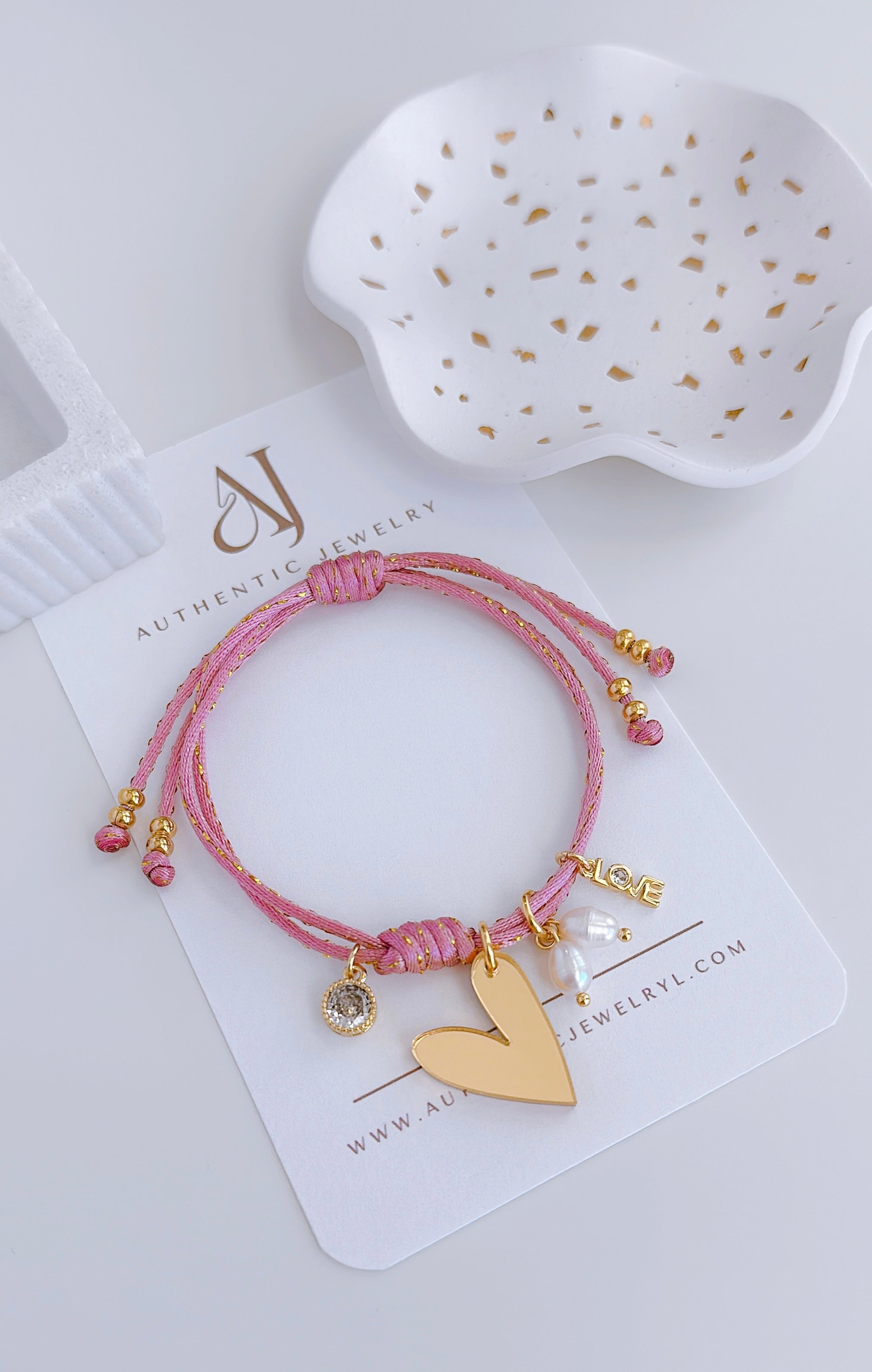 Víctoria Heart Bracelets