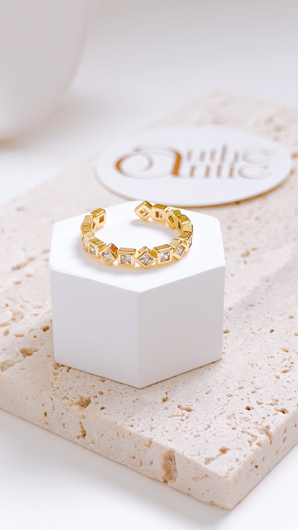 Dalia Rings