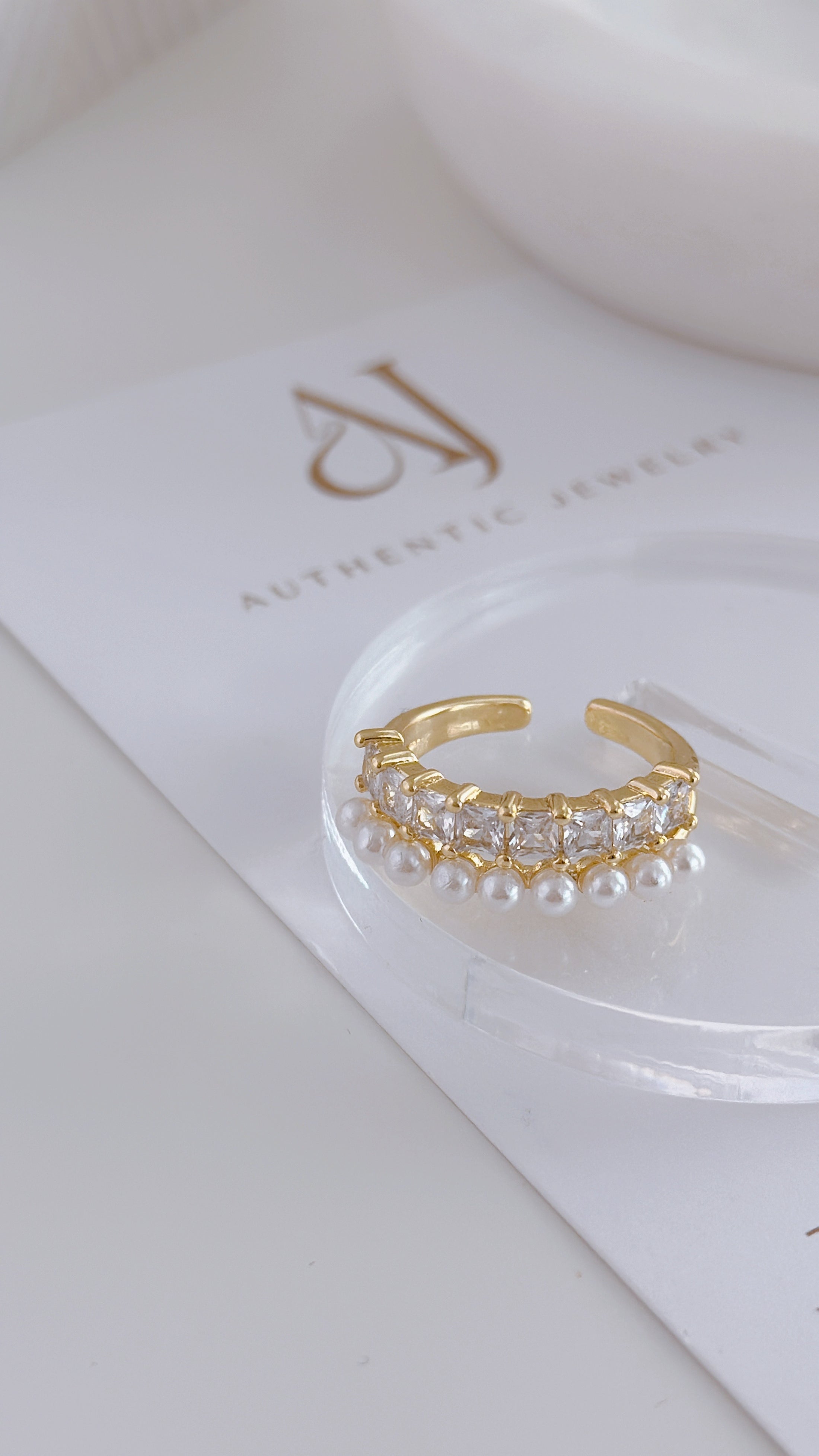 Amyli Rings