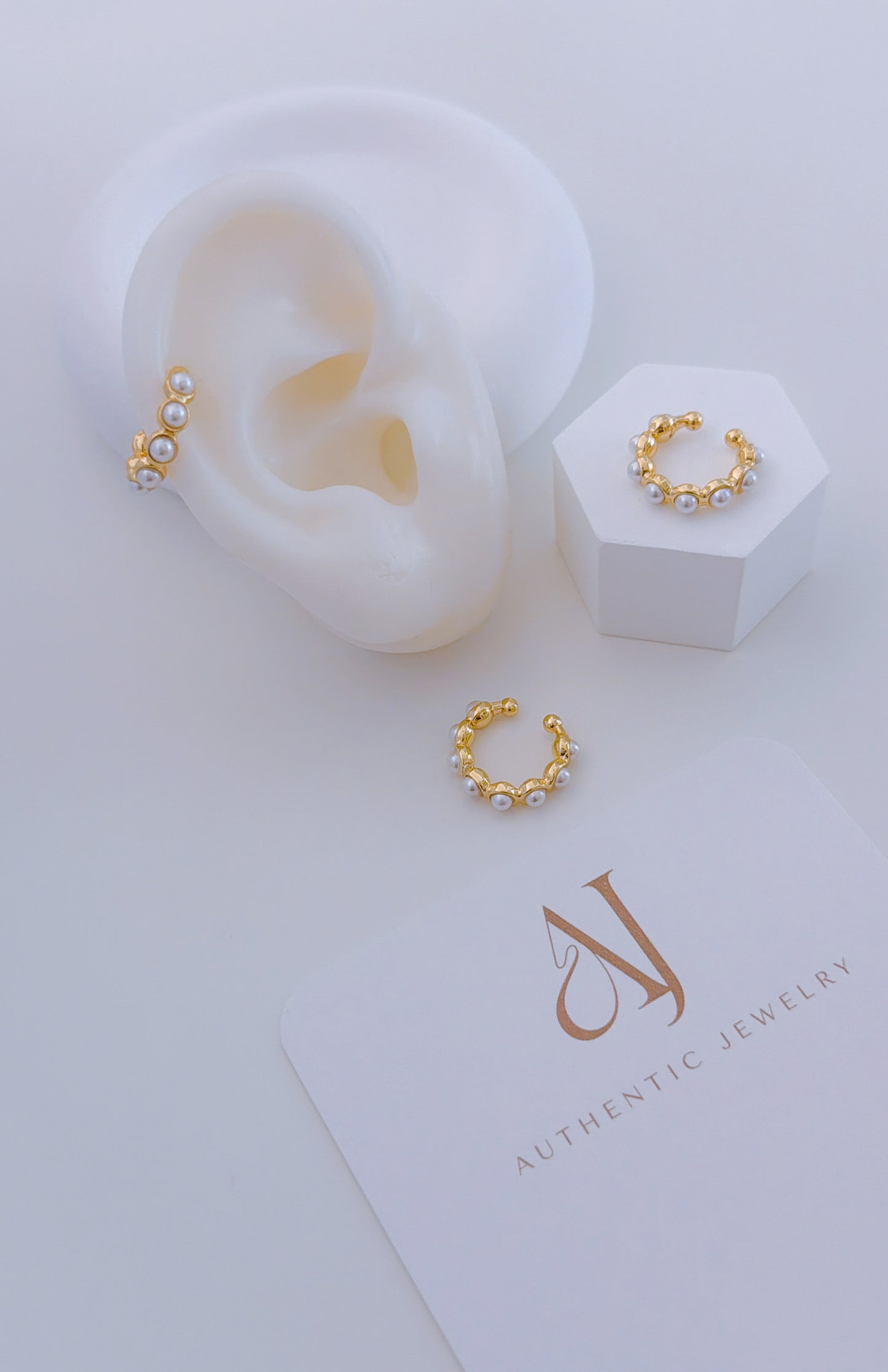Perlita Ear Cuff