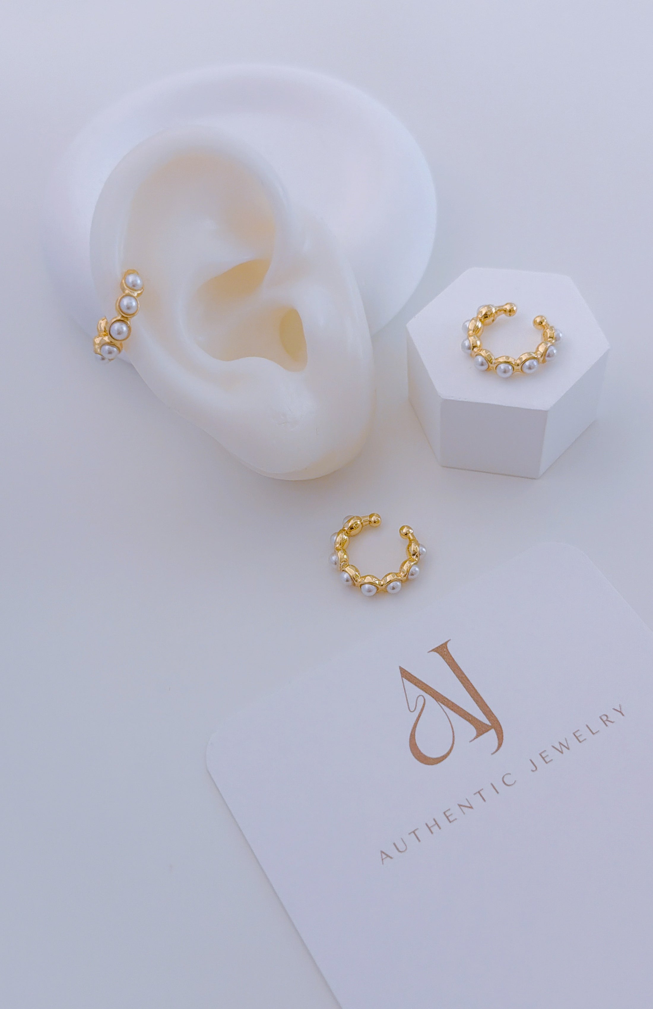 Perlita Ear Cuff